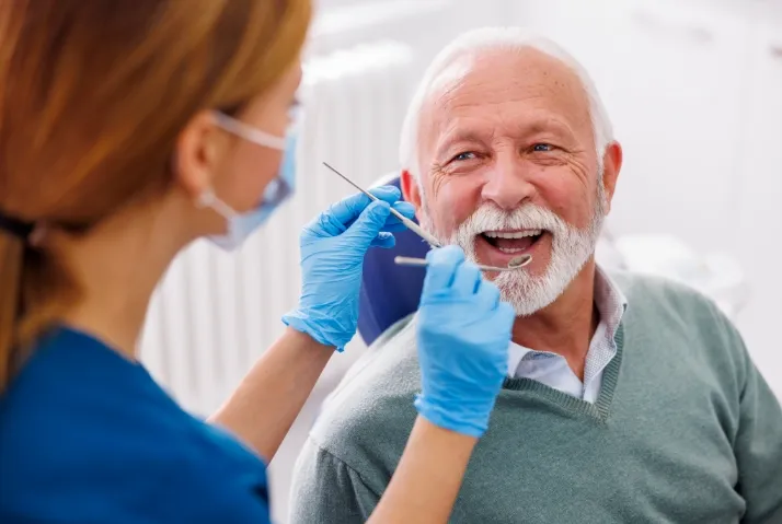 Restaurations sur implants : conception personnalisée