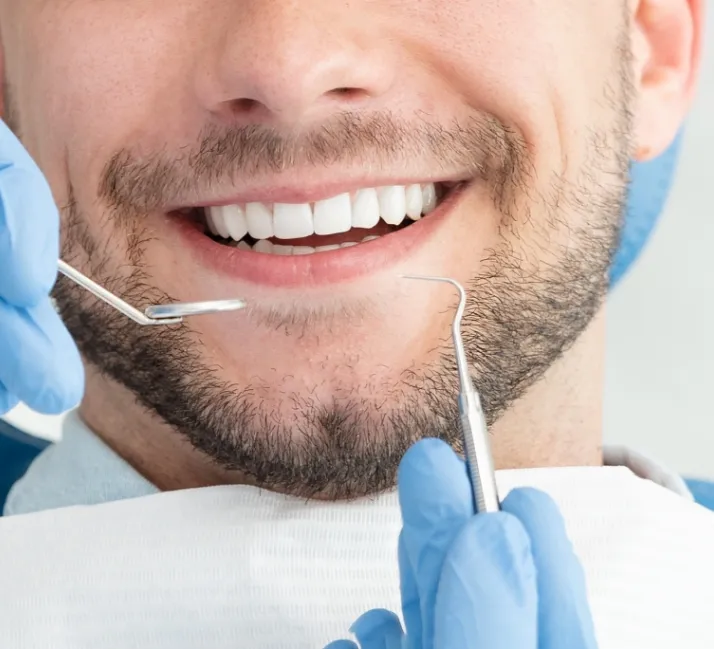 Des soins de parodontie adaptés au type d’infection