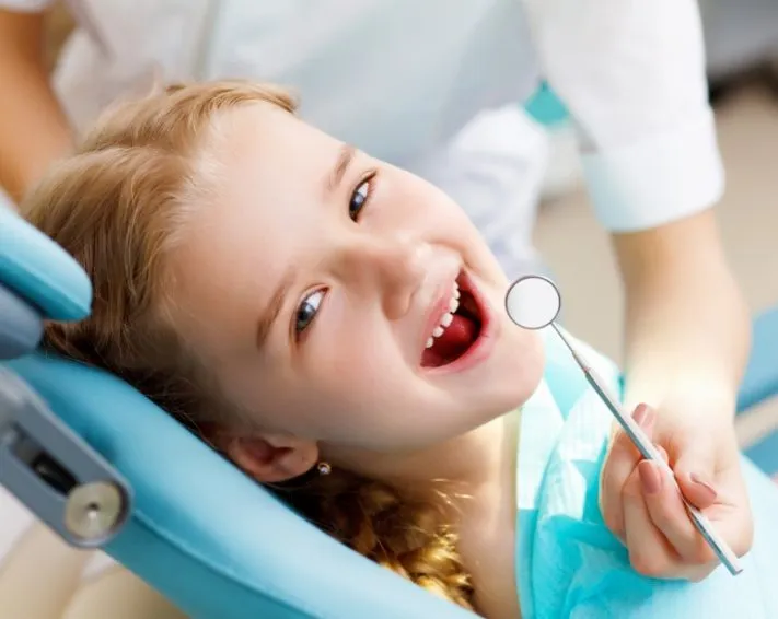 Des soins dentaires adaptés pour toute la famille !